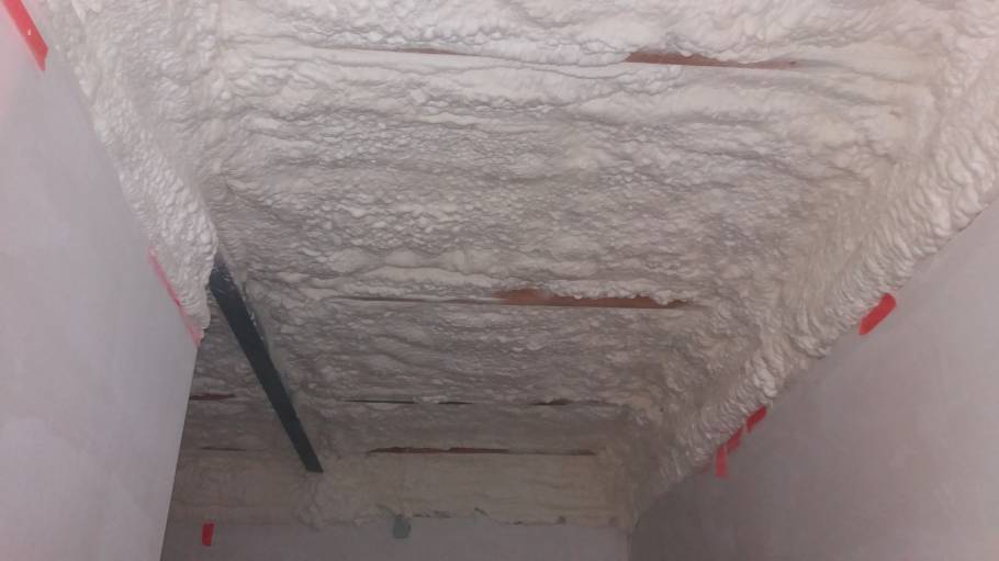 Zatepleni stropu bungalovu v Hrušovany u Brna